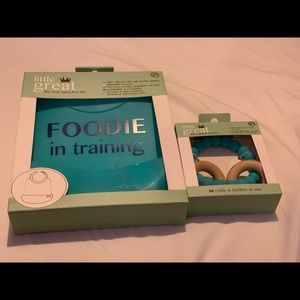 Little great bib and teeth rattle